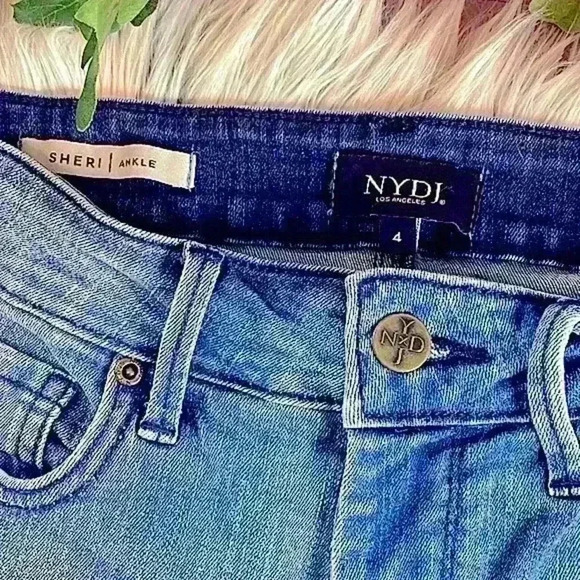 Not Your Daughters Jeans Slim Ankle Lift and Tuck Technology Embroidered Jeans - Picture 7 of 11